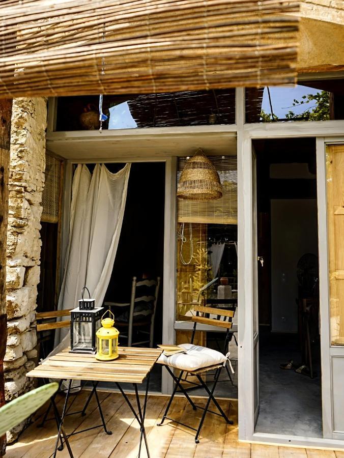 Can Tat, Loft In A Old Coach House Sant Jordi Desvalls Exterior foto