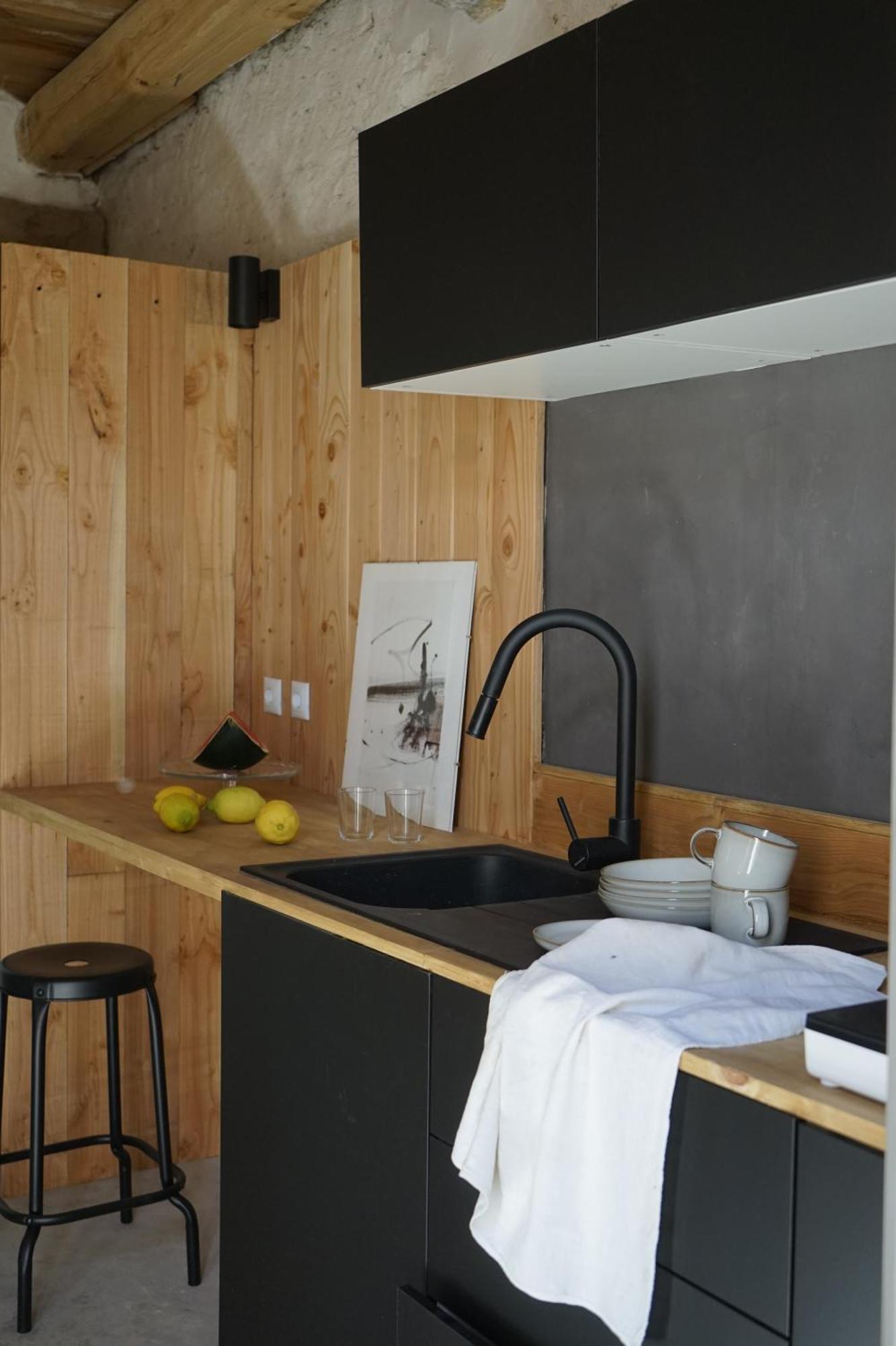 Can Tat, Loft In A Old Coach House Sant Jordi Desvalls Exterior foto